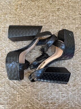 Shein Black Quilted Leather Block Heel Sandals - Women's size 6